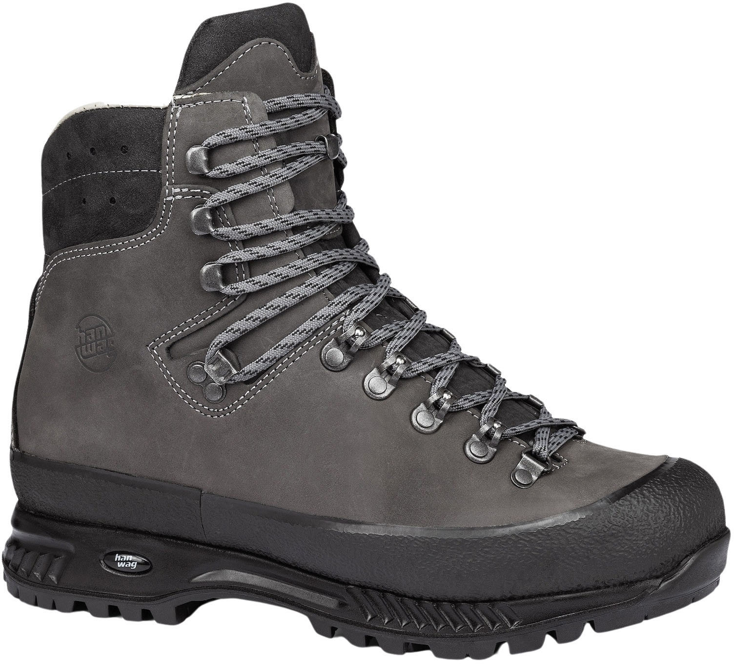 Ogni passo del cammino: cosa c'è da sapere sugli scarponi da