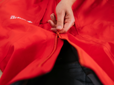 Goretex-1-close zipper.png